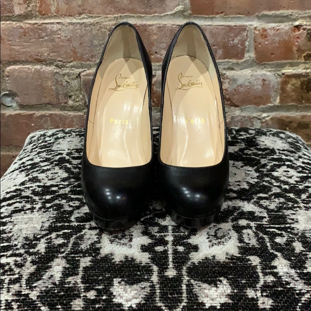 Christian Louboutin Simple Platform Black Pumps